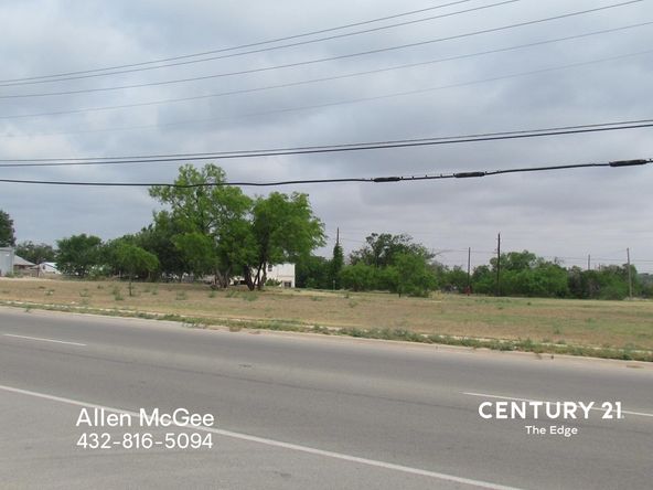 1206 W 4th St, Big Spring, TX 79720